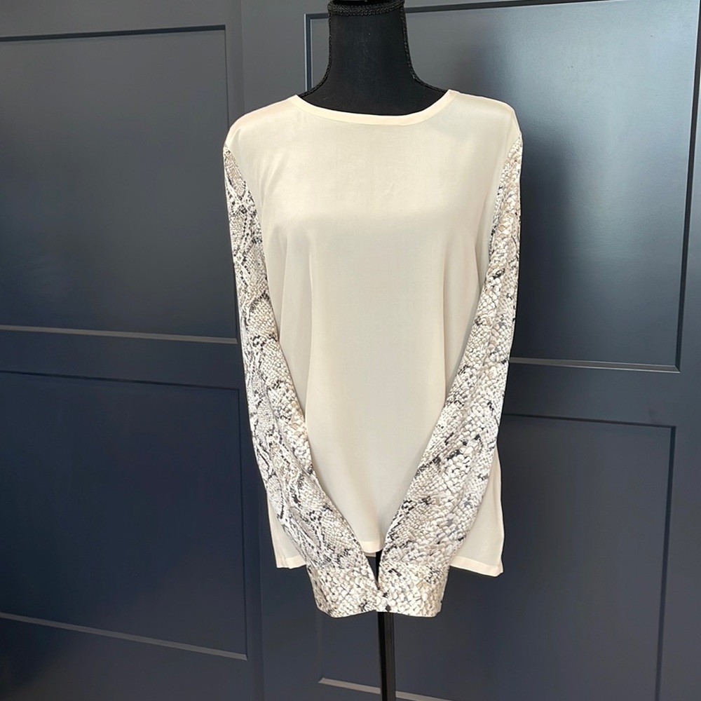 Equipment blouse